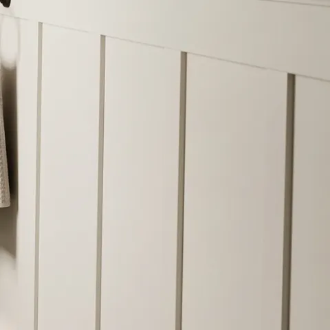 hanging hand towel