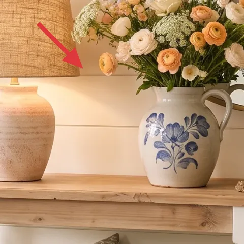 Plug-in table lamp with beige shade