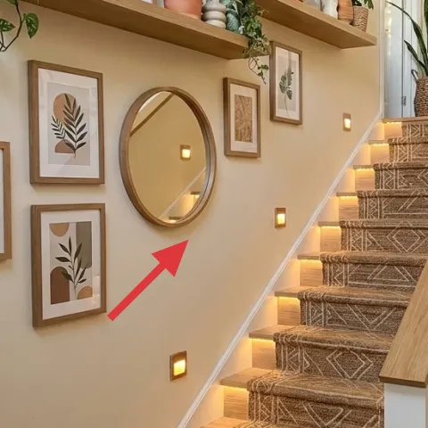 Oval wall mirror
